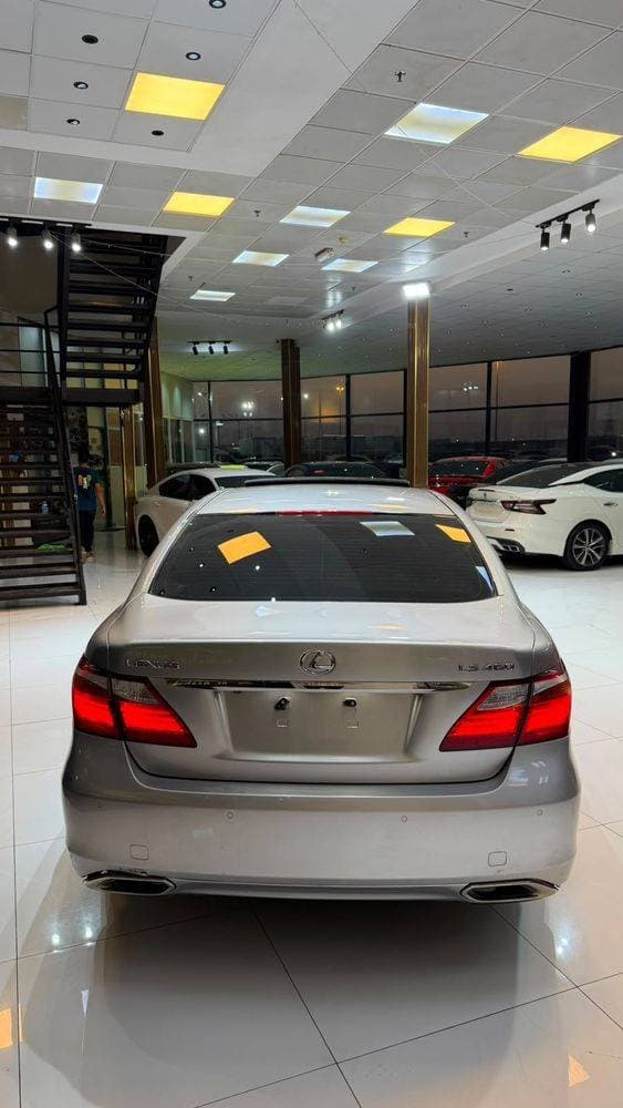 2012 Lexus LS460 thumbnail 4