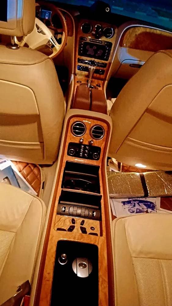 2010 Bentley Flying Spur thumbnail 4