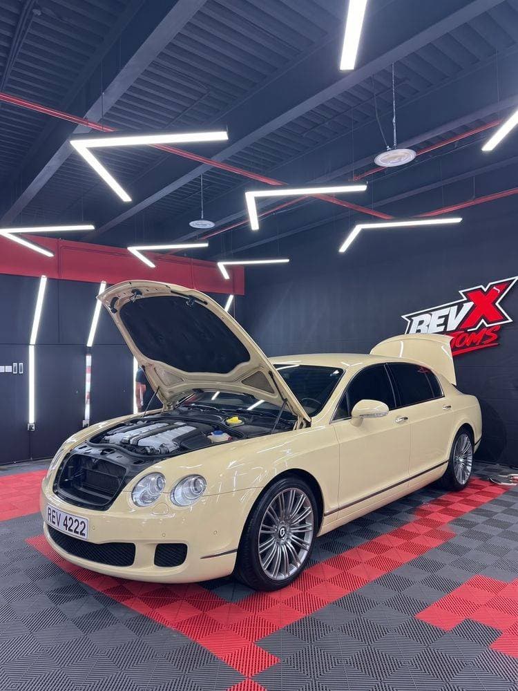 2010 Bentley Flying Spur thumbnail 5