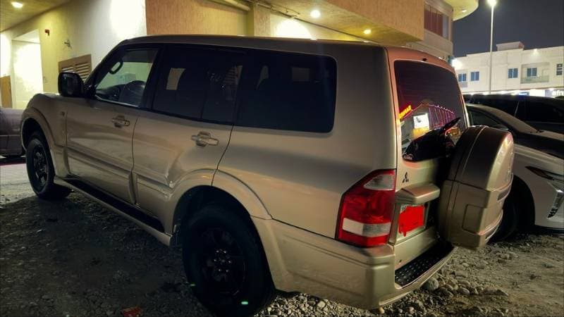 2007 Mitsubishi Pajero thumbnail 4