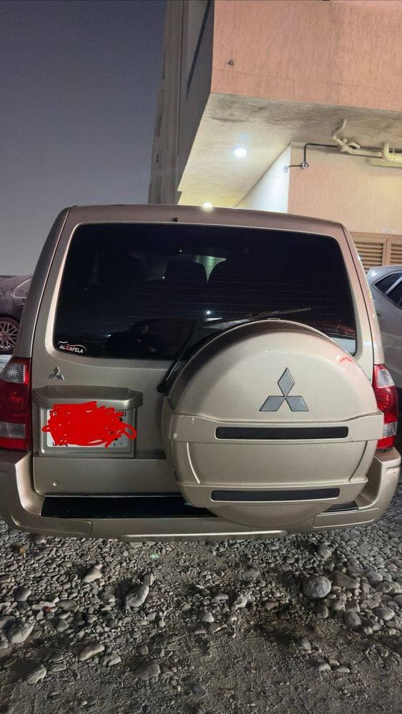 2007 Mitsubishi Pajero thumbnail 5