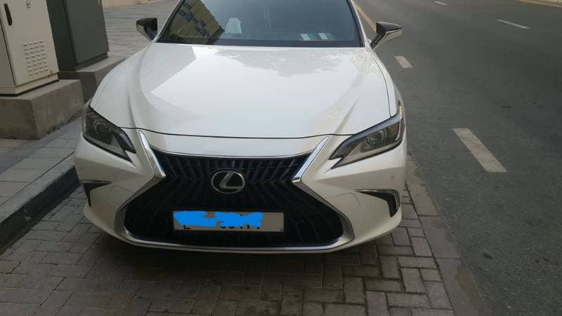 2023 Lexus ES-Series thumbnail 2