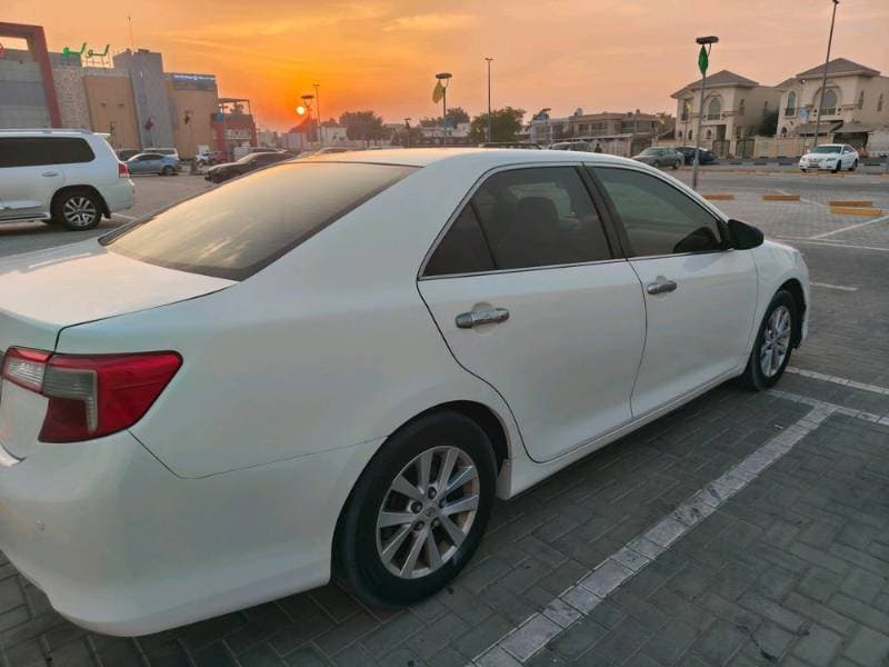 2015 Toyota Camry thumbnail 4