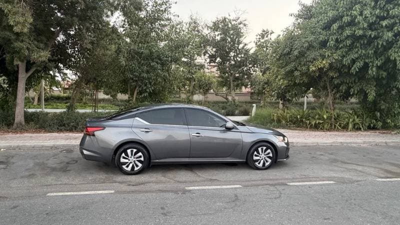 2024 Nissan Altima thumbnail 4