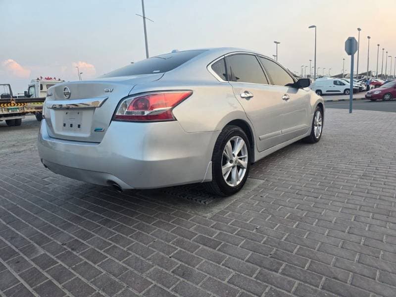 2014 Nissan Altima thumbnail 3
