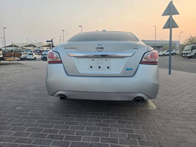 2014 Nissan Altima thumbnail 4