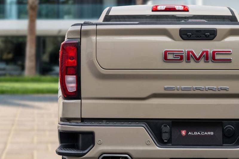 2023 GMC Sierra thumbnail 7