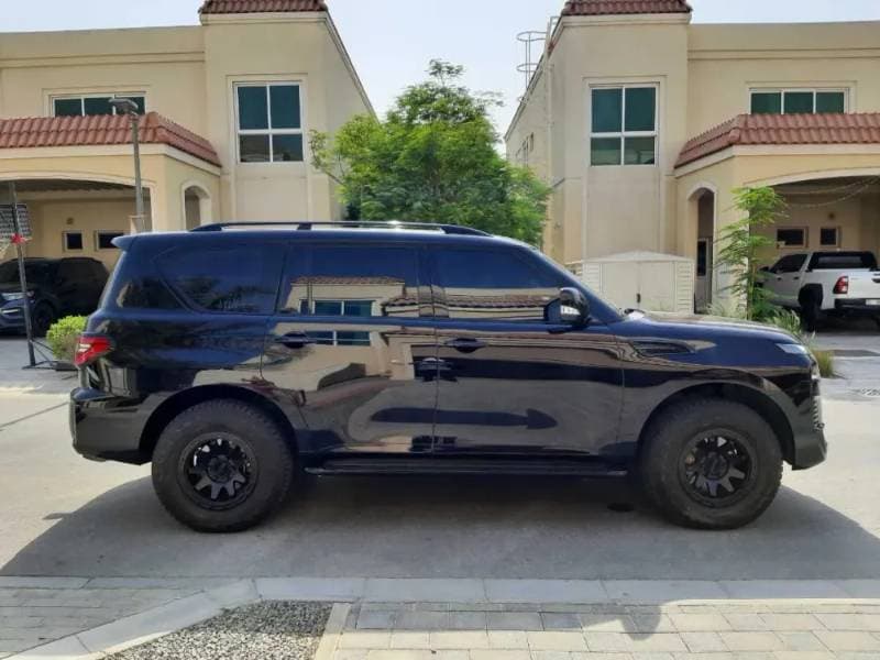 2023 Nissan Patrol thumbnail 3