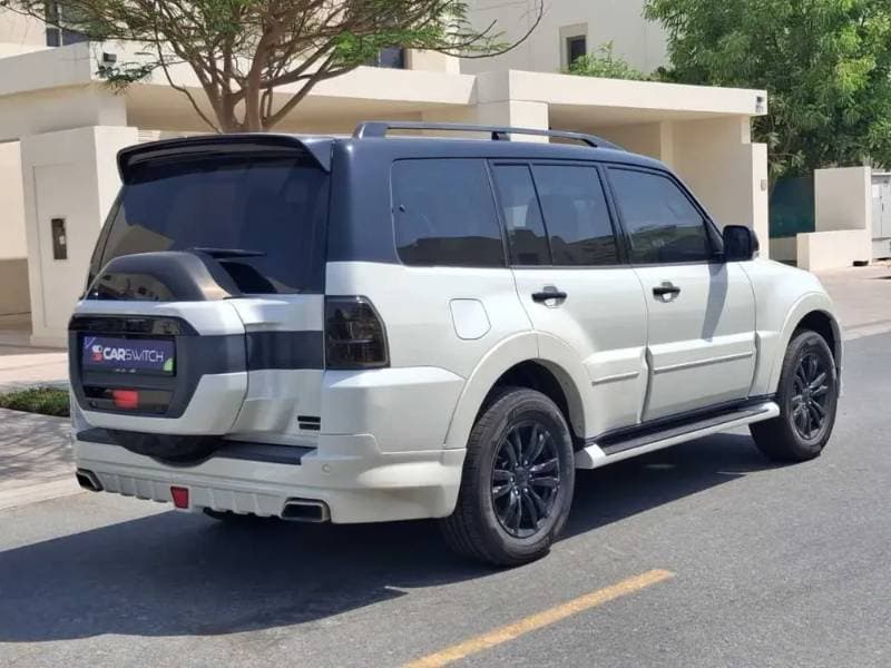 2020 Mitsubishi Pajero thumbnail 5