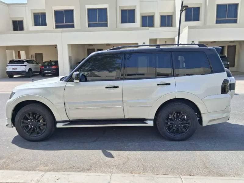 2020 Mitsubishi Pajero thumbnail 8