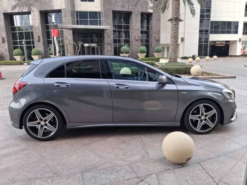 2016 Mercedes-Benz A250 thumbnail 3