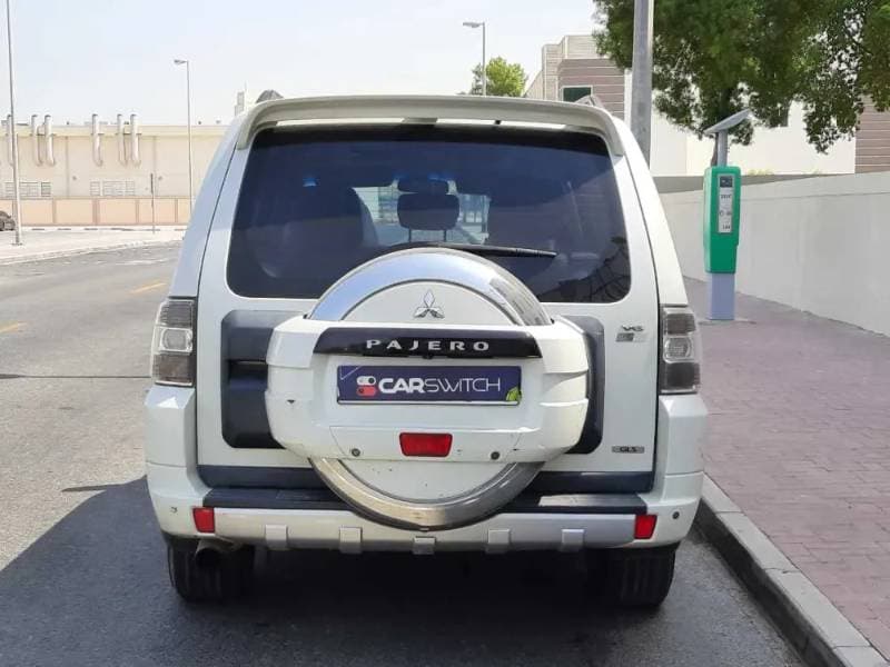 2014 Mitsubishi Pajero thumbnail 6