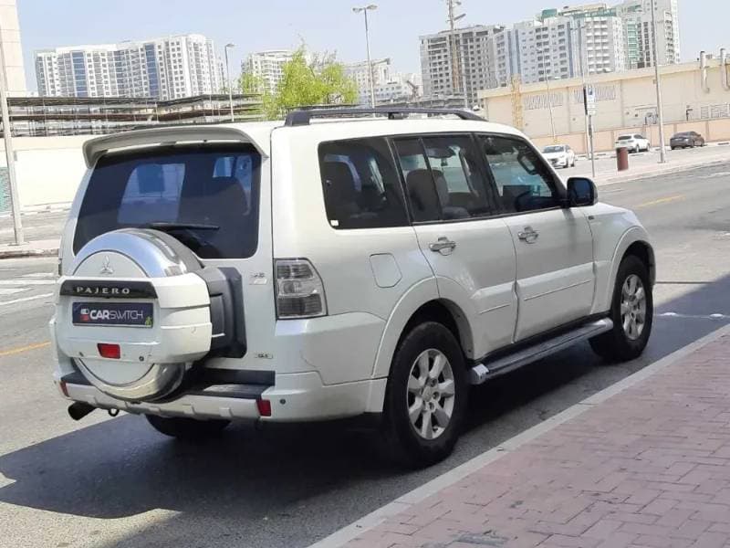 2014 Mitsubishi Pajero thumbnail 7