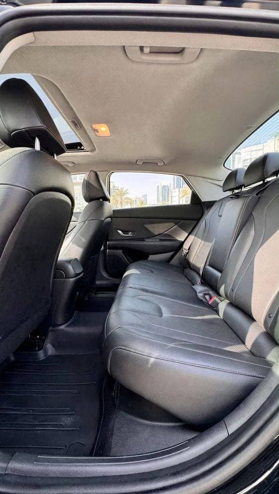 2022 Hyundai Elantra thumbnail 5