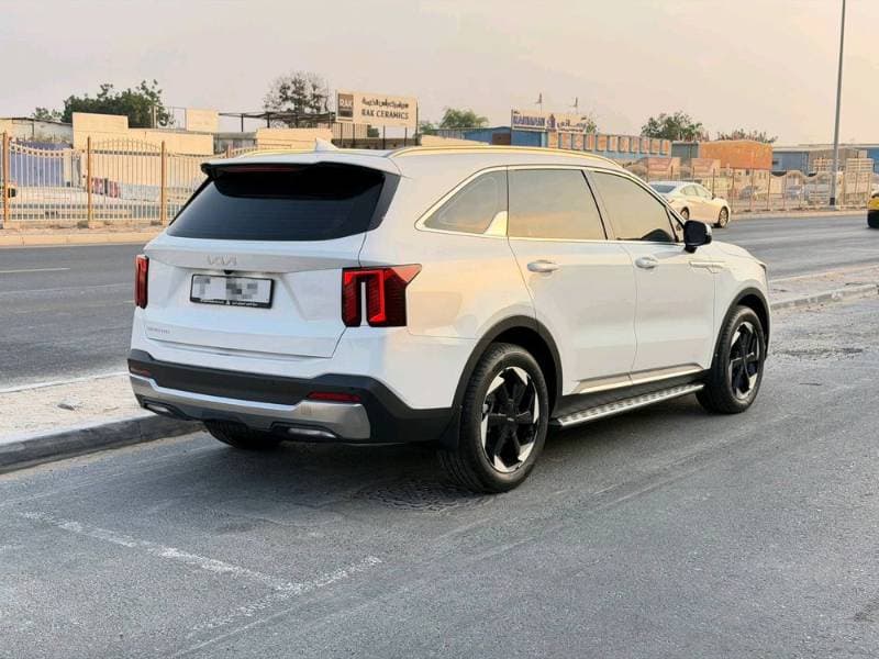 2025 Kia Sorento thumbnail 2