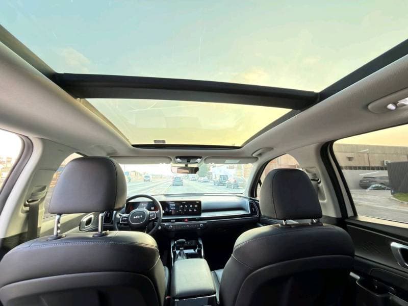 2025 Kia Sorento thumbnail 4