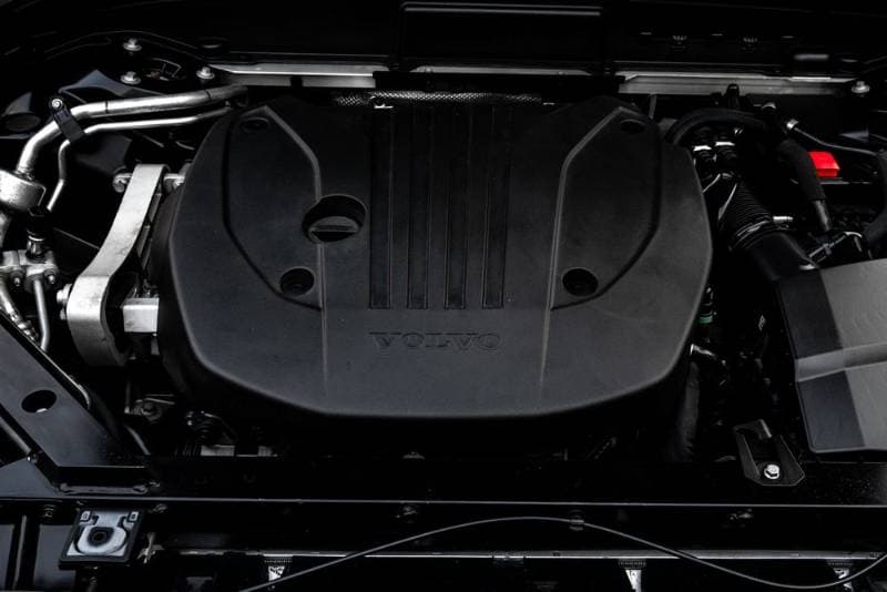 2023 Volvo XC60 thumbnail 3