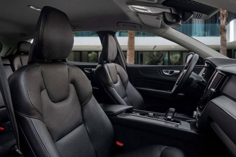 2023 Volvo XC60 thumbnail 4