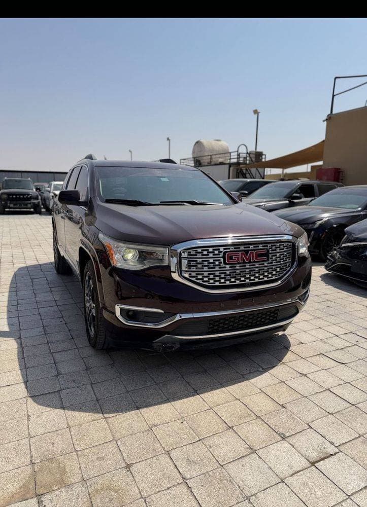2018 GMC Acadia thumbnail 2