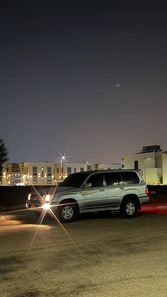 2007 Toyota Land Cruiser thumbnail 3