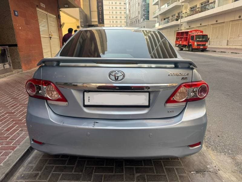 2011 Toyota Corolla thumbnail 3