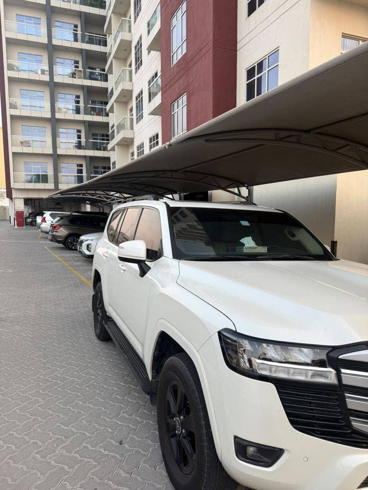 2022 Toyota Land Cruiser thumbnail 3