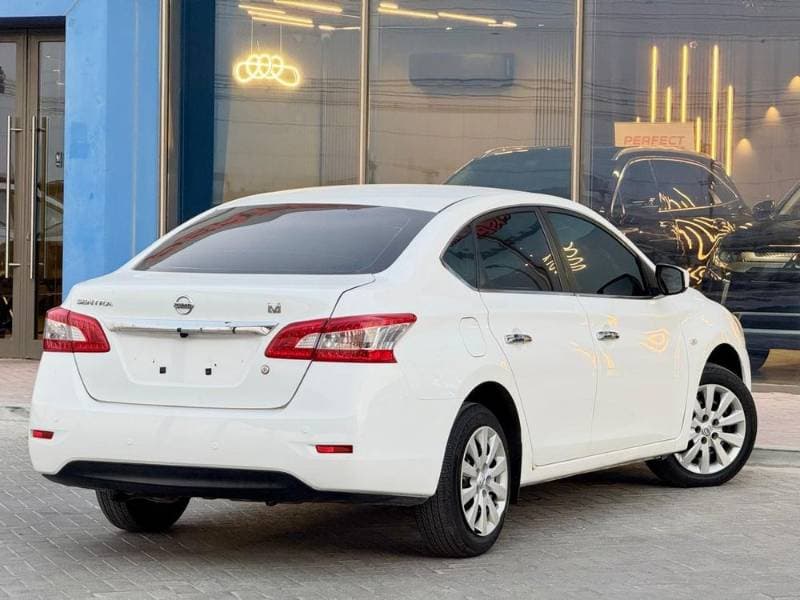 2018 Nissan Sentra thumbnail 4