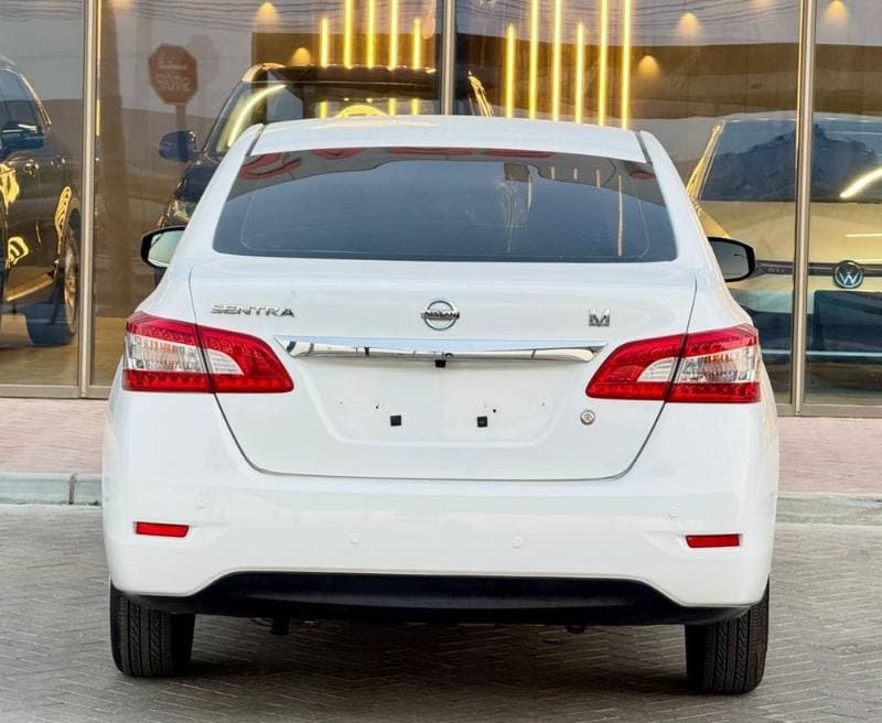 2018 Nissan Sentra thumbnail 6