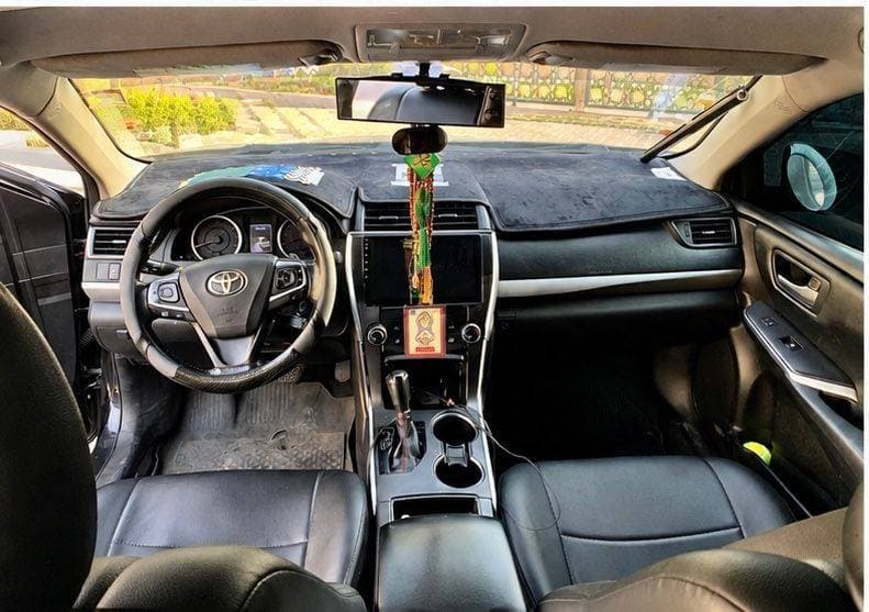 2017 Toyota Camry thumbnail 4