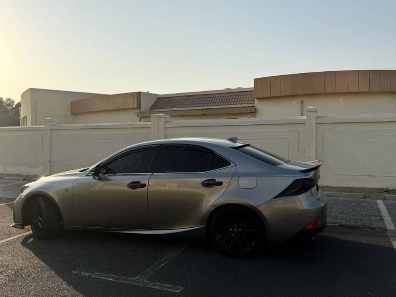 2017 Lexus IS 350 thumbnail 5