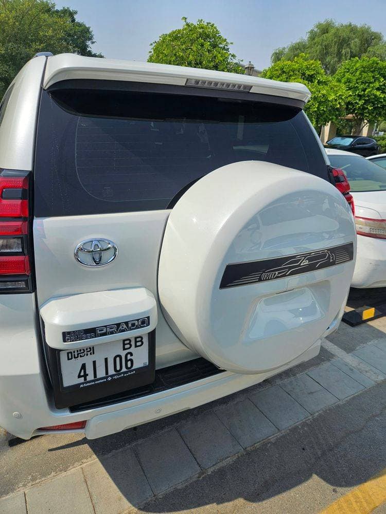 2023 Toyota Land Cruiser Prado thumbnail 3