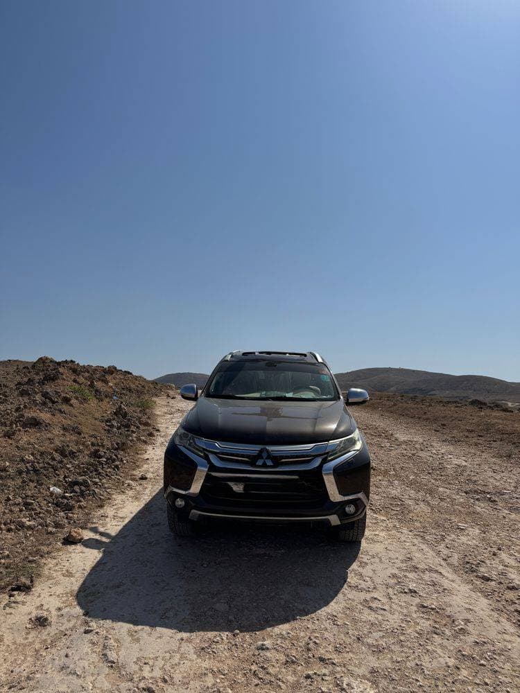 2017 Mitsubishi Montero Sport thumbnail 4