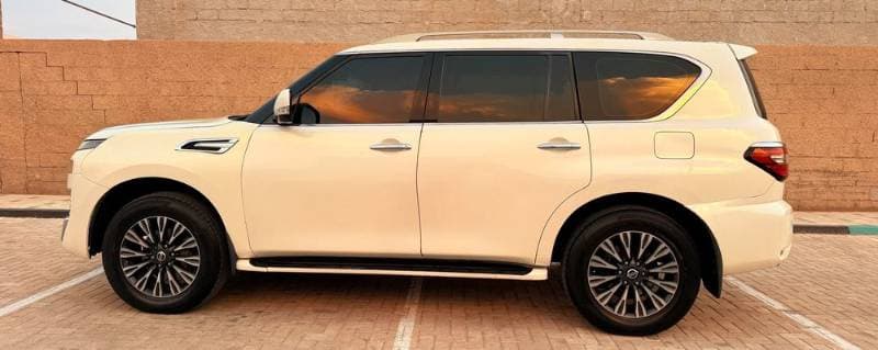 2014 Nissan Patrol thumbnail 4