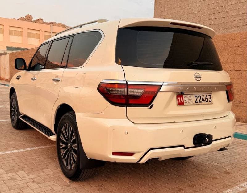 2014 Nissan Patrol thumbnail 3