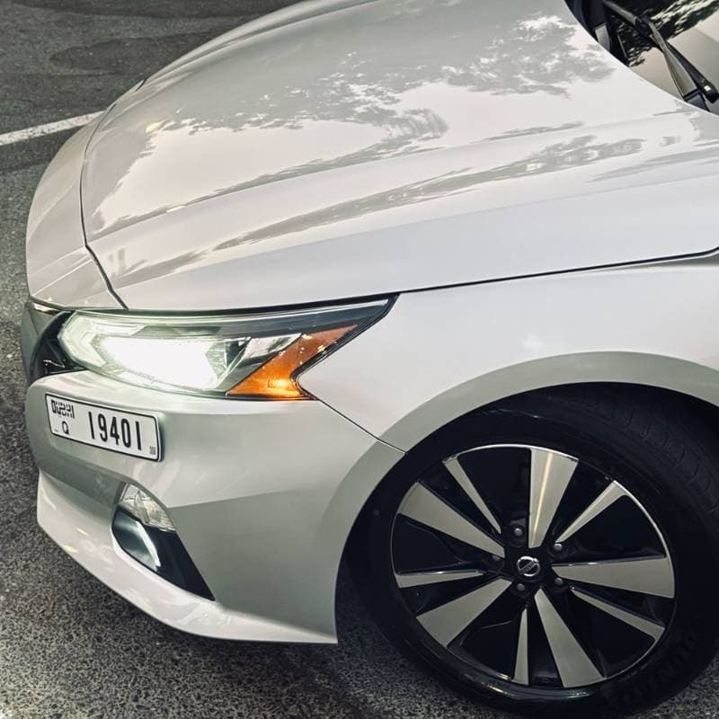 2021 Nissan Altima thumbnail 3