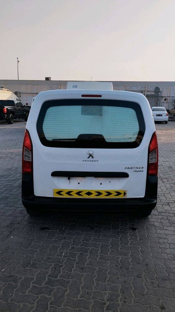 2018 Peugeot Partner thumbnail 3