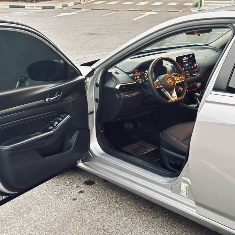 2021 Nissan Altima thumbnail 5