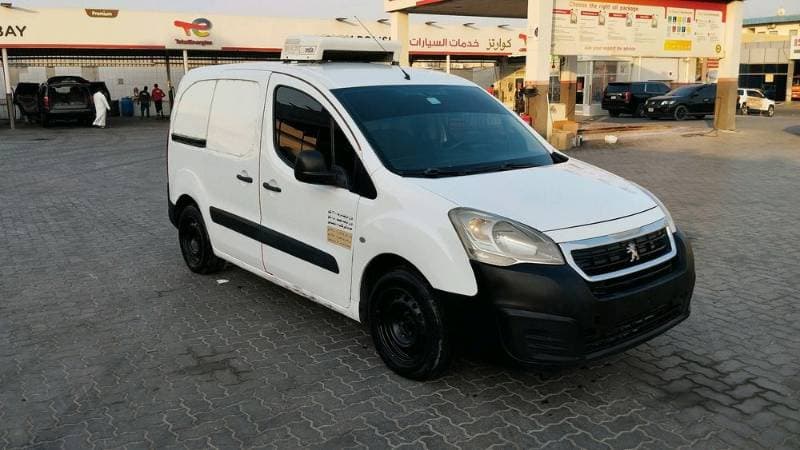 2018 Peugeot Partner thumbnail 5