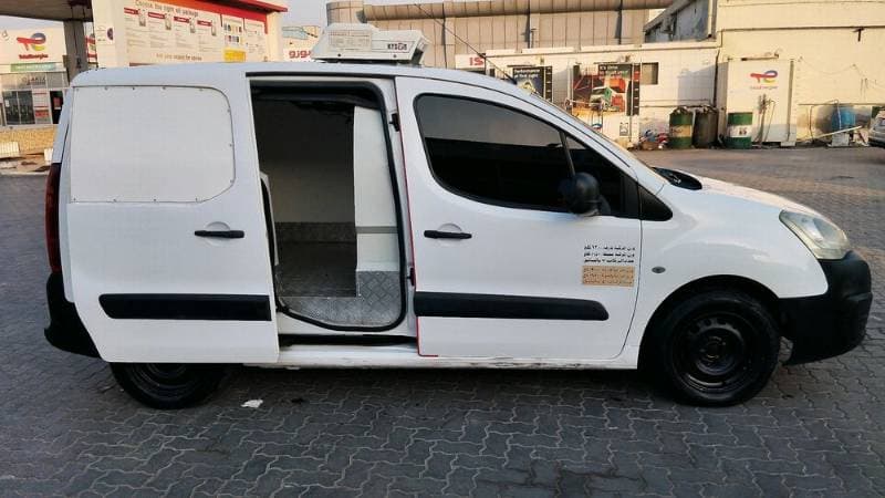 2018 Peugeot Partner thumbnail 4