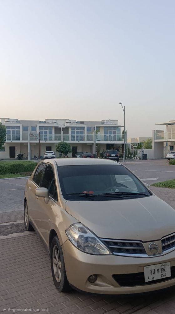 2009 Nissan Tiida thumbnail 3