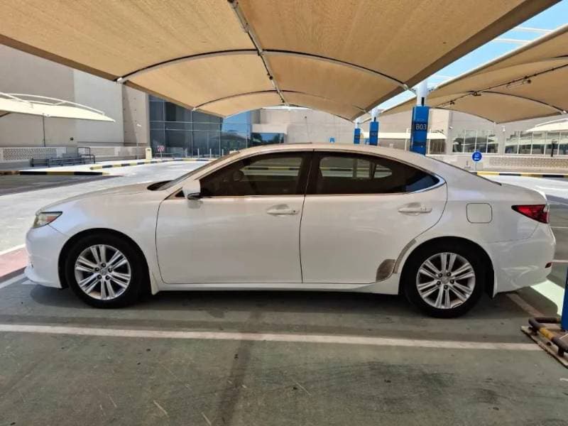 2013 Lexus ES thumbnail 4