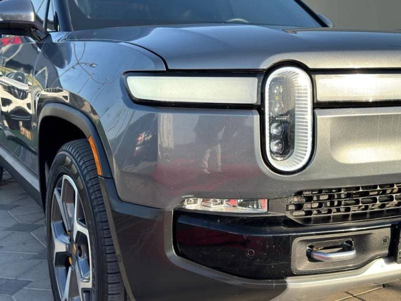 2023 Rivian R1 thumbnail 8