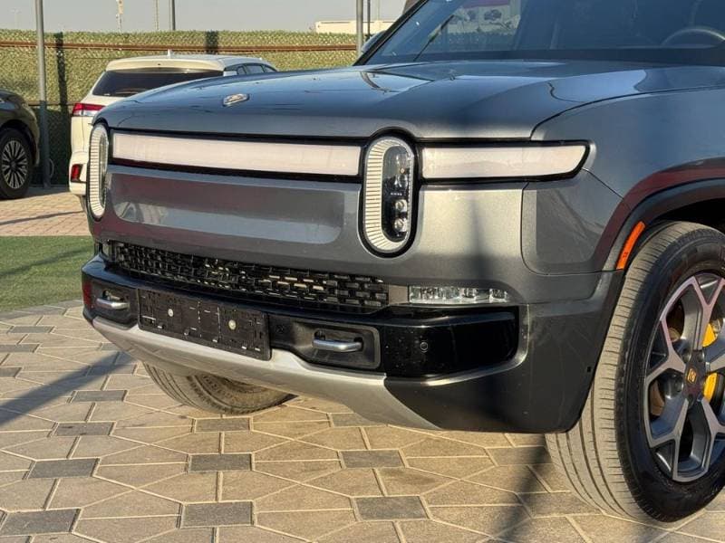 2023 Rivian R1 thumbnail 6