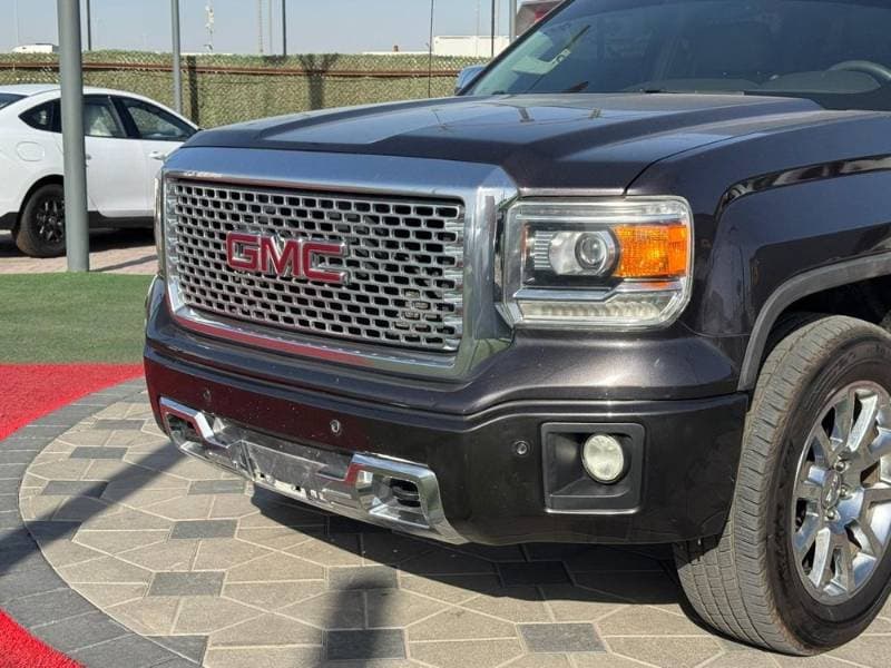 2015 GMC Sierra Denali thumbnail 4