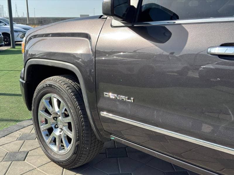 2015 GMC Sierra Denali thumbnail 6