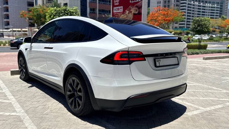 2023 Tesla Model X thumbnail 3