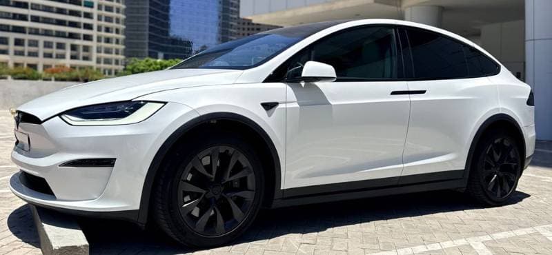 2023 Tesla Model X thumbnail 5