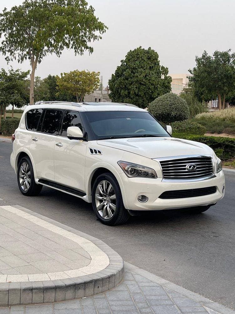 2012 Infiniti QX56 thumbnail 3