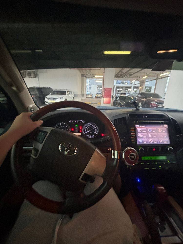 2015 Toyota Land Cruiser thumbnail 3