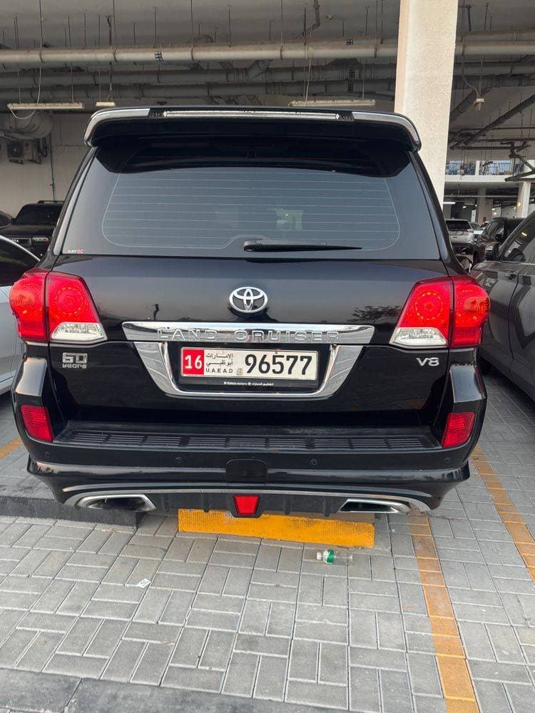 2015 Toyota Land Cruiser thumbnail 2